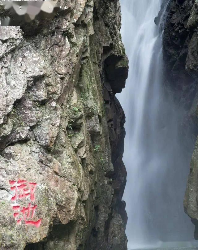 东野炮纵是如何发家的？朱瑞司令带领战士们，捡破烂式搜集武器