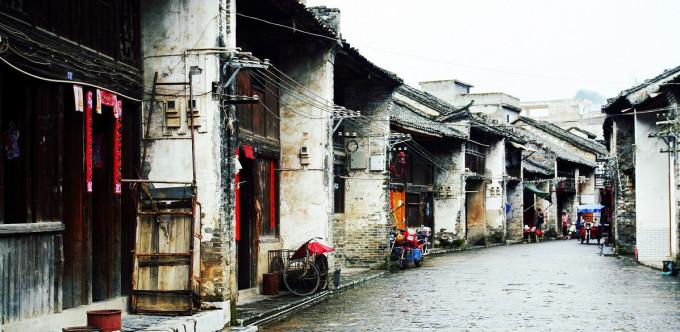 2000元的耳机失而复得“南方小土豆”为民警寄来锦旗